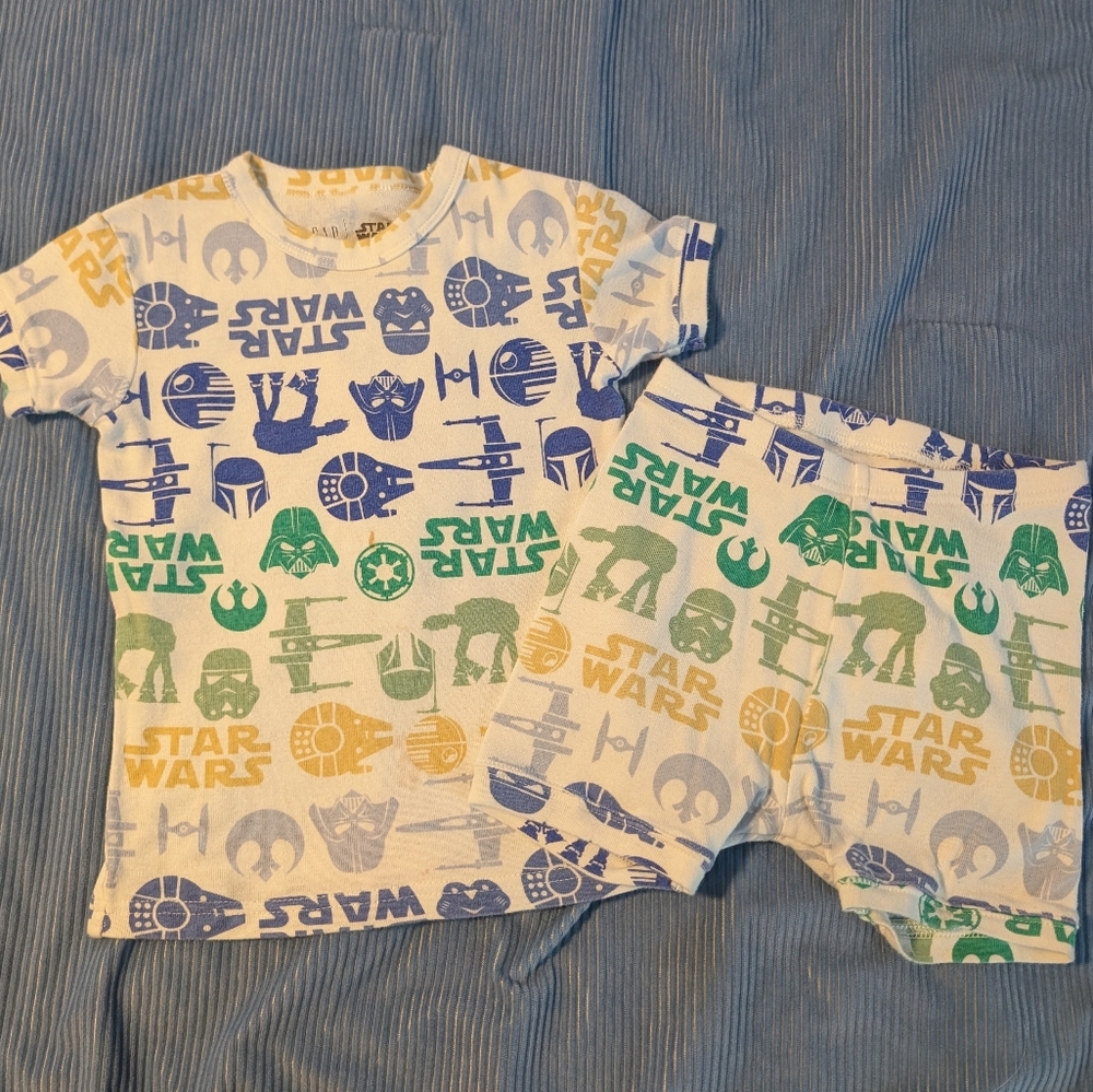 GAP Star Wars Graphic Pajama Set